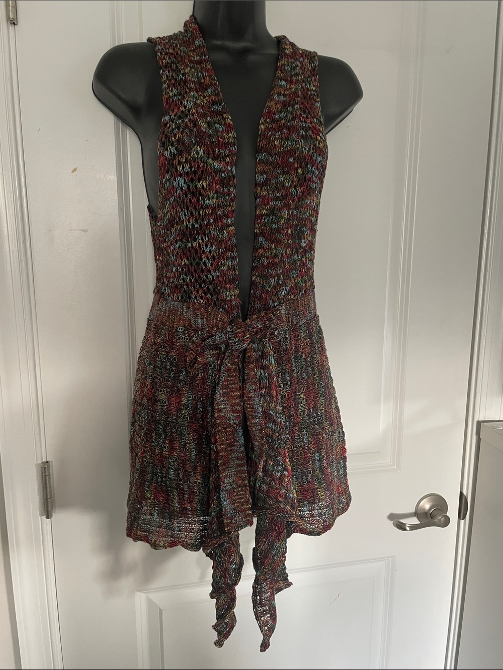 🧚‍♀️ Bebe Multicolor Knit vest with tie waist